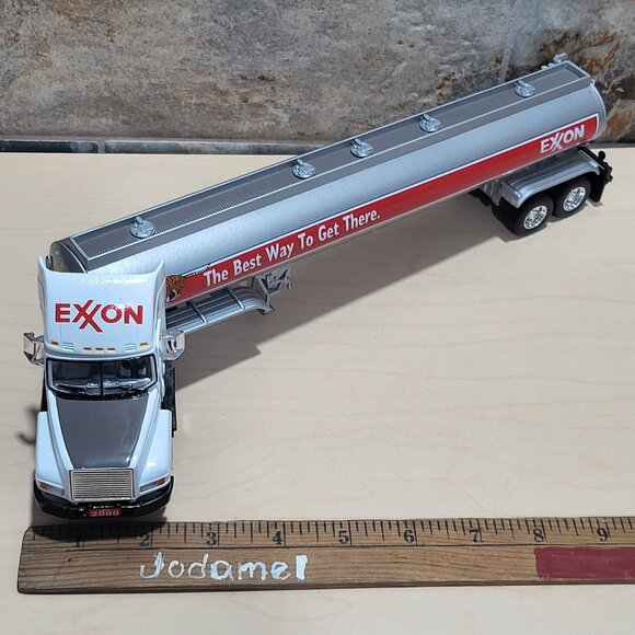 Exxon 2000 Premier Die Cast Collectible Tanker - Picture 10 of 13